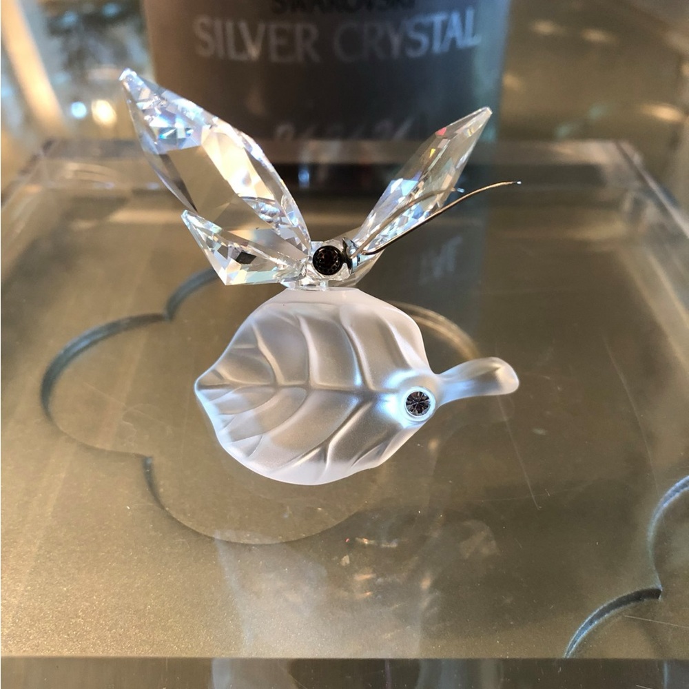 SWAROVSKI RETIRED SILVER CRYSTAL 1995 BUTTERFLY ON A LEAF